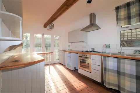 4 Winifred Road, Bedford, MK40 4ES