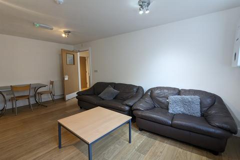 3 bedroom apartment to rent, Oxford, Cowley, Oxfordshire, OX4