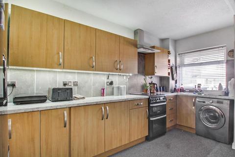 75 Chichester Avenue, Netherton, Dudley, DY2 9JL