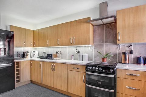 75 Chichester Avenue, Netherton, Dudley, DY2 9JL