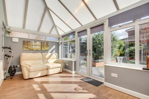 75 Chichester Avenue, Netherton, Dudley, DY2 9JL