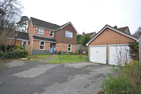 4 bedroom detached house for sale - Bryony Close, Broadstone BH18