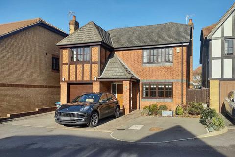 35 Walnut Grove, Hemel Hempstead, HP2 4AP
