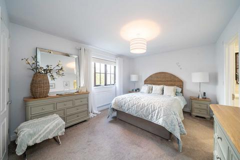 35 Walnut Grove, Hemel Hempstead, HP2 4AP