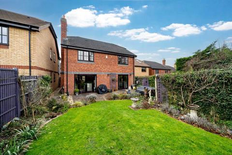 35 Walnut Grove, Hemel Hempstead, HP2 4AP