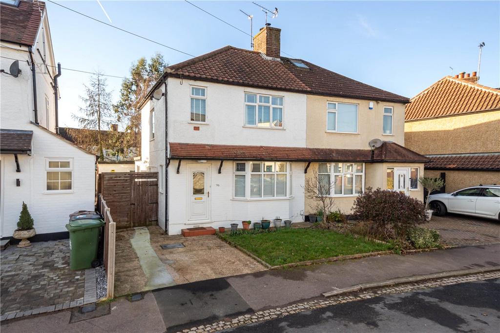 Linden Crescent, St. Albans, Hertfordshire 3 bed semidetached house