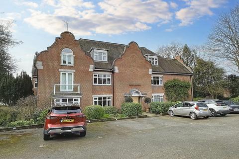 2 bedroom flat for sale, North Road, Hythe, Kent CT21