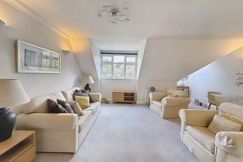 2 bedroom flat for sale, North Road, Hythe, Kent CT21