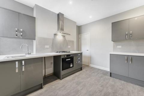 Bond Street, Ealing, W5