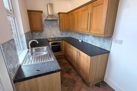 3 bedroom terraced house to rent, Swift Street, Barnsley, South Yorkshire, S75