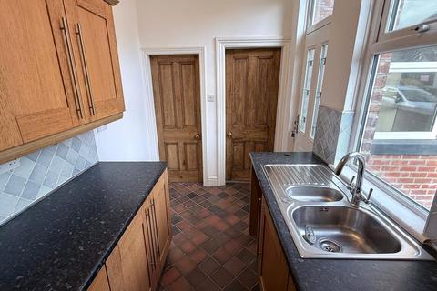 3 bedroom terraced house to rent, Swift Street, Barnsley, South Yorkshire, S75