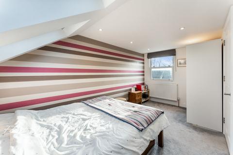 28 Wrexham Road, London, E3 2TJ