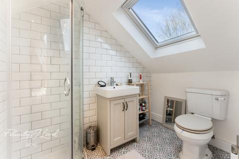 28 Wrexham Road, London, E3 2TJ