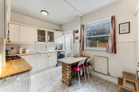 28 Wrexham Road, London, E3 2TJ