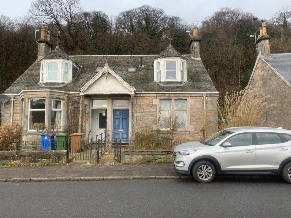 104 Main Street West, Menstrie, Clackmannanshire, FK11 7BS 2 bed flat