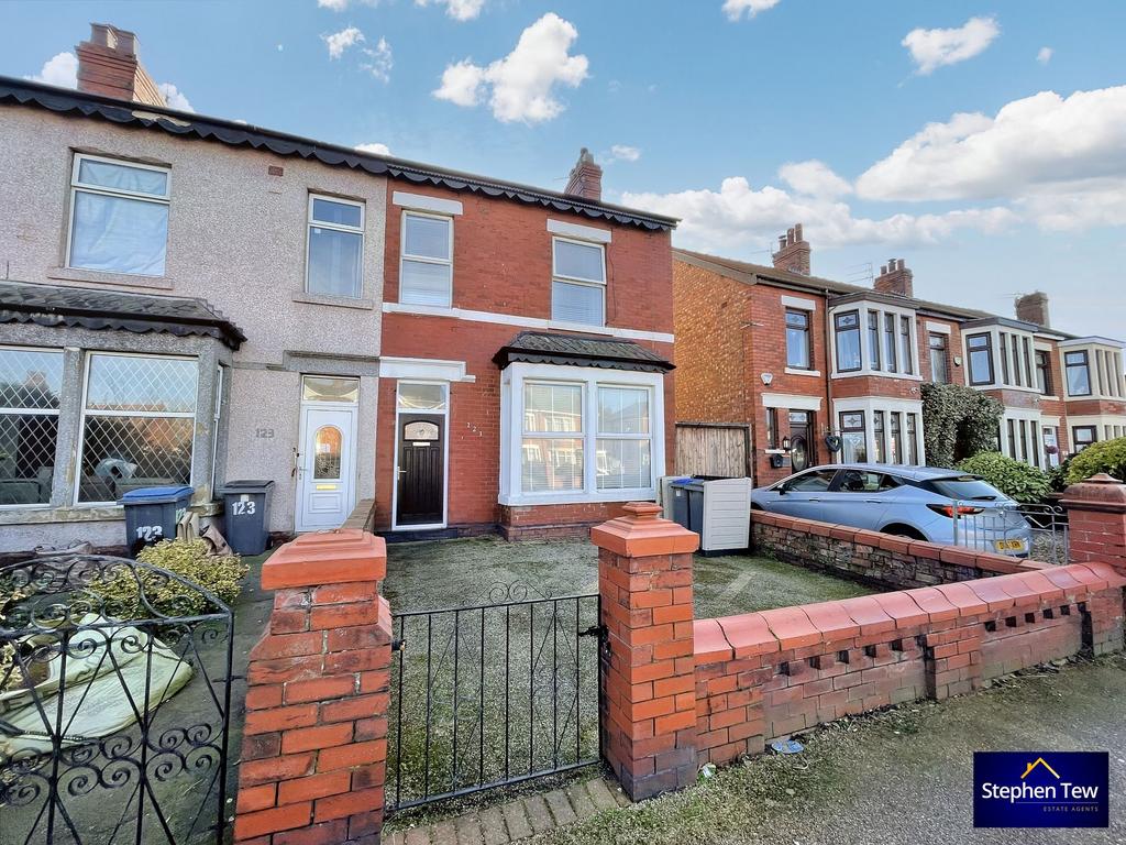 Bloomfield Road, Blackpool, FY1 4 bed end of terrace house for sale £