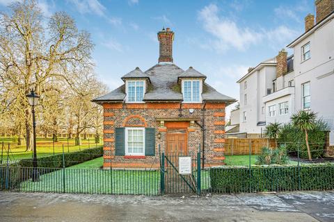 undefined, Hampton Court Road, East Molesey, Surrey, KT8