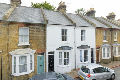 3 bedroom terraced house to rent, St Peters Grove, Canterbury