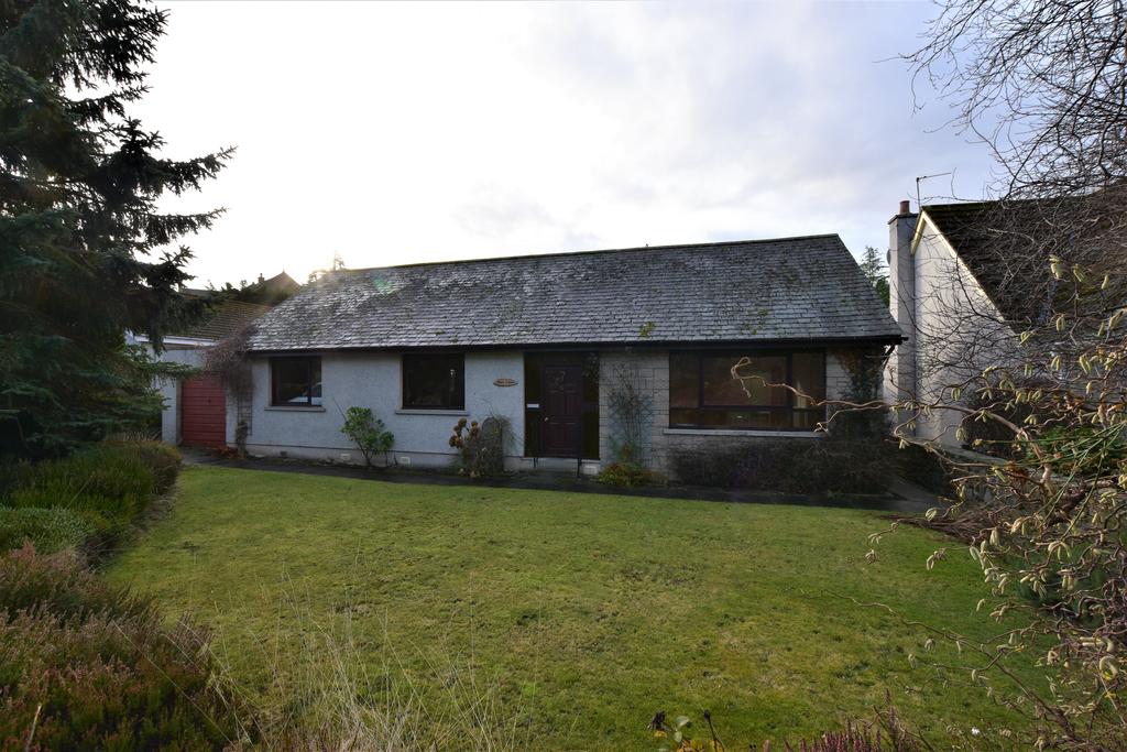 Dun Coille 17 Croft Road, Forres 3 bed detached bungalow £900 pcm (£