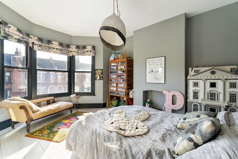 61 Allerton Road, London, N16 5UF