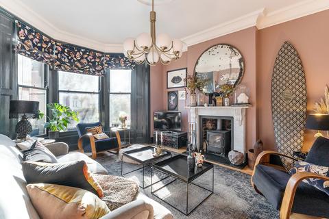 61 Allerton Road, London, N16 5UF