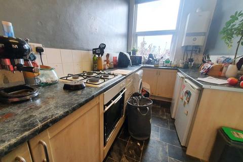 2 bedroom flat to rent, Egerton Road (available July 2025), Manchester M14