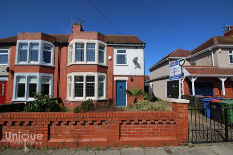 3 bedroom semi-detached house for sale - Leighton Avenue,  Fleetwood, FY7