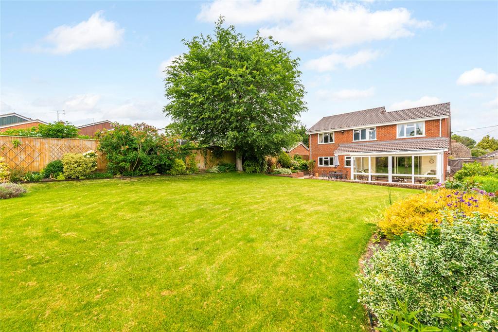 Great Lane, Bierton, Aylesbury, Buckinghamshire, HP22 4 bed detached