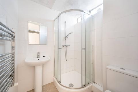 3 bedroom flat for sale - Bloomsbury Close, Ealing, London, W5