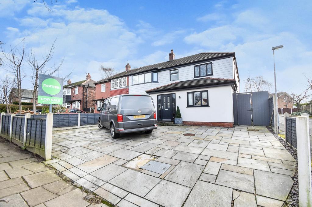 Thatch Leach Lane, Whitefield, M45 4 bed semidetached house for sale
