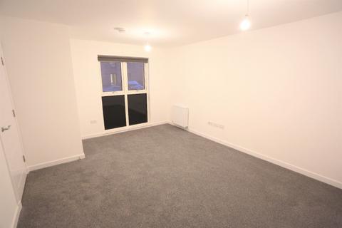 4 bedroom terraced house to rent, Griffin Road, Muirhouse, Edinburgh, EH4
