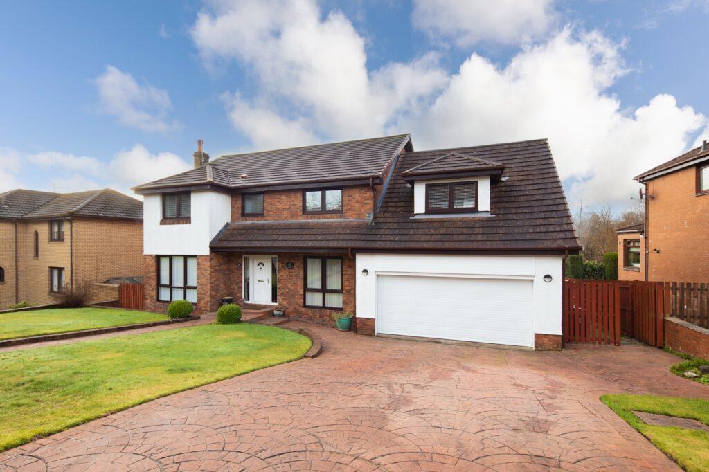 Leighalan, MacKenzie Gardens, East Kilbride 5 bed detached villa for