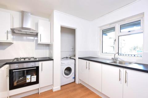 3 bedroom flat to rent - Mount Avenue London W5