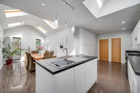 110 Dorridge Road, Dorridge, Solihull, B93 8BP