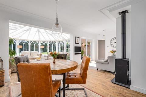 110 Dorridge Road, Dorridge, Solihull, B93 8BP
