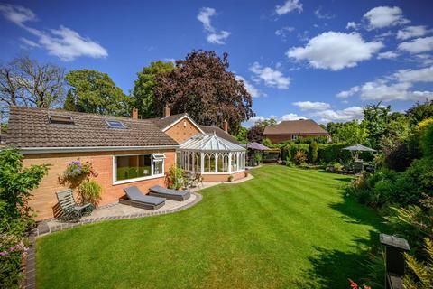 110 Dorridge Road, Dorridge, Solihull, B93 8BP
