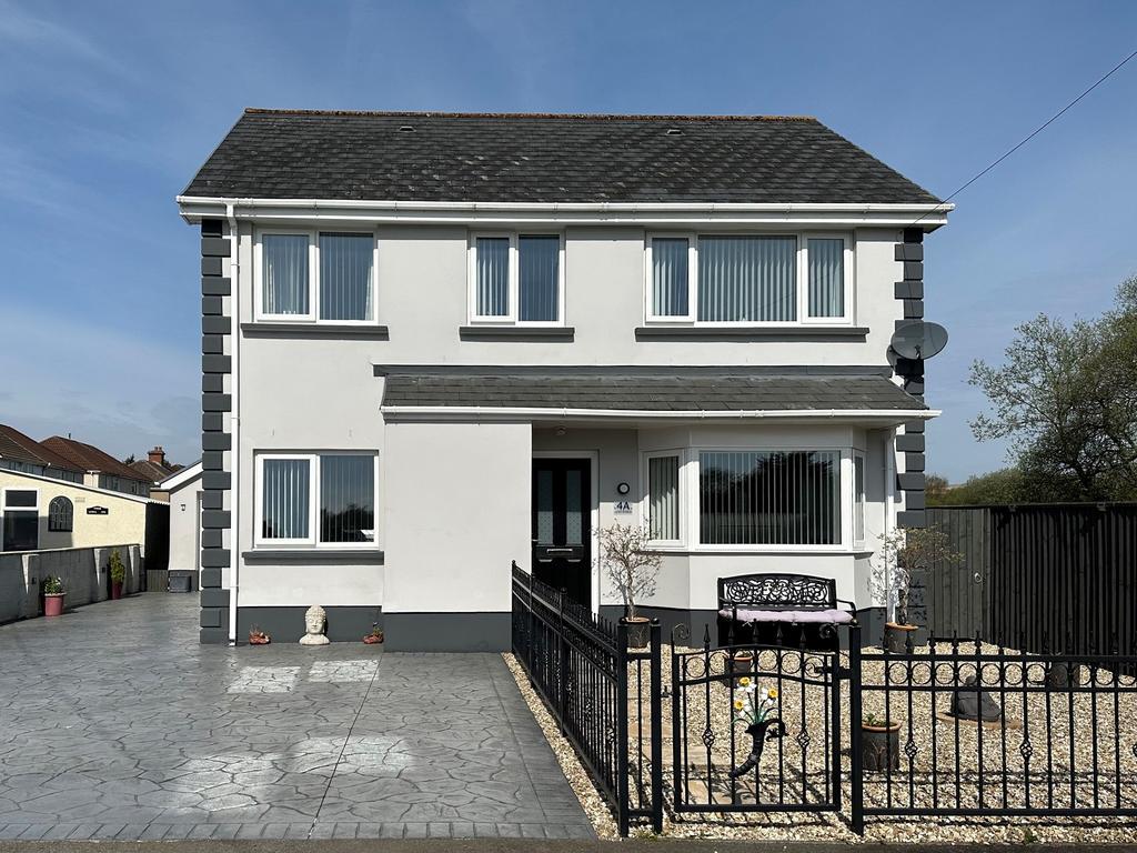Lewis Avenue, Cwmllynfell, Swansea. 4 bed detached house for sale £