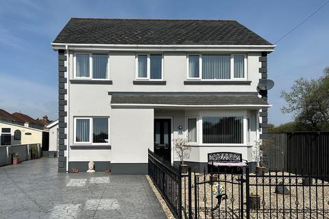 4 bedroom detached house for sale, Lewis Avenue, Cwmllynfell, Swansea.