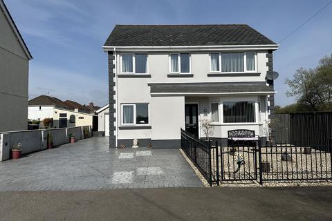 4 bedroom detached house for sale, Lewis Avenue, Cwmllynfell, Swansea.