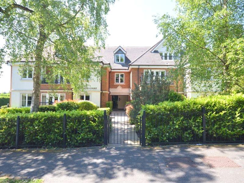 Stanacre Court, St. Monicas Road, Kingswood, Surrey, KT20 2 bed