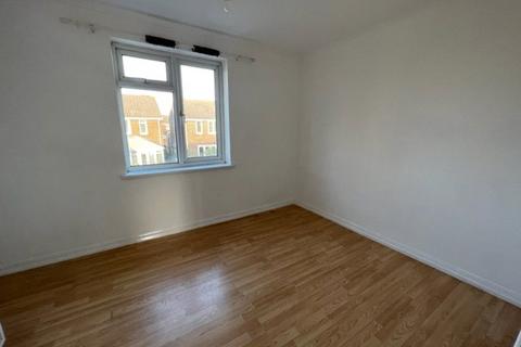 2 bedroom end of terrace house to rent, Rosemary Walk, Lee-On-The-Solent, Hampshire, PO13