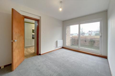 3 bedroom flat to rent, Craigleith Avenue South, Craigleith, Edinburgh, EH4
