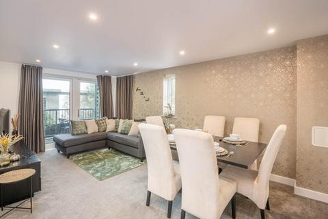 2 bedroom flat for sale, Owen Court, Grade Close, Elstree