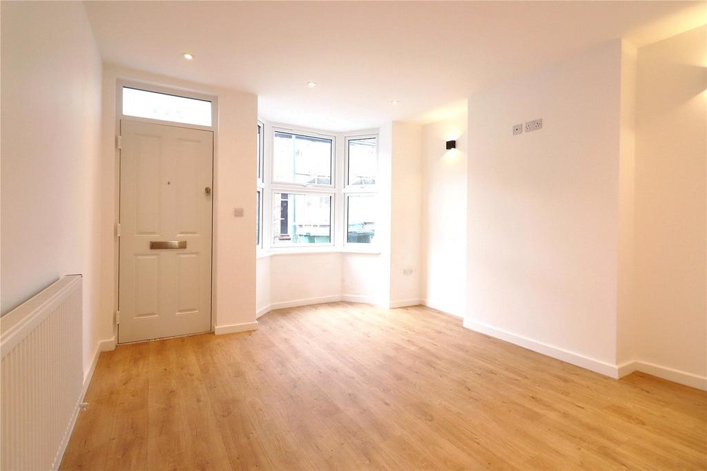 West Street, Bexleyheath, Kent, DA7 3 bed terraced house £2,000 pcm