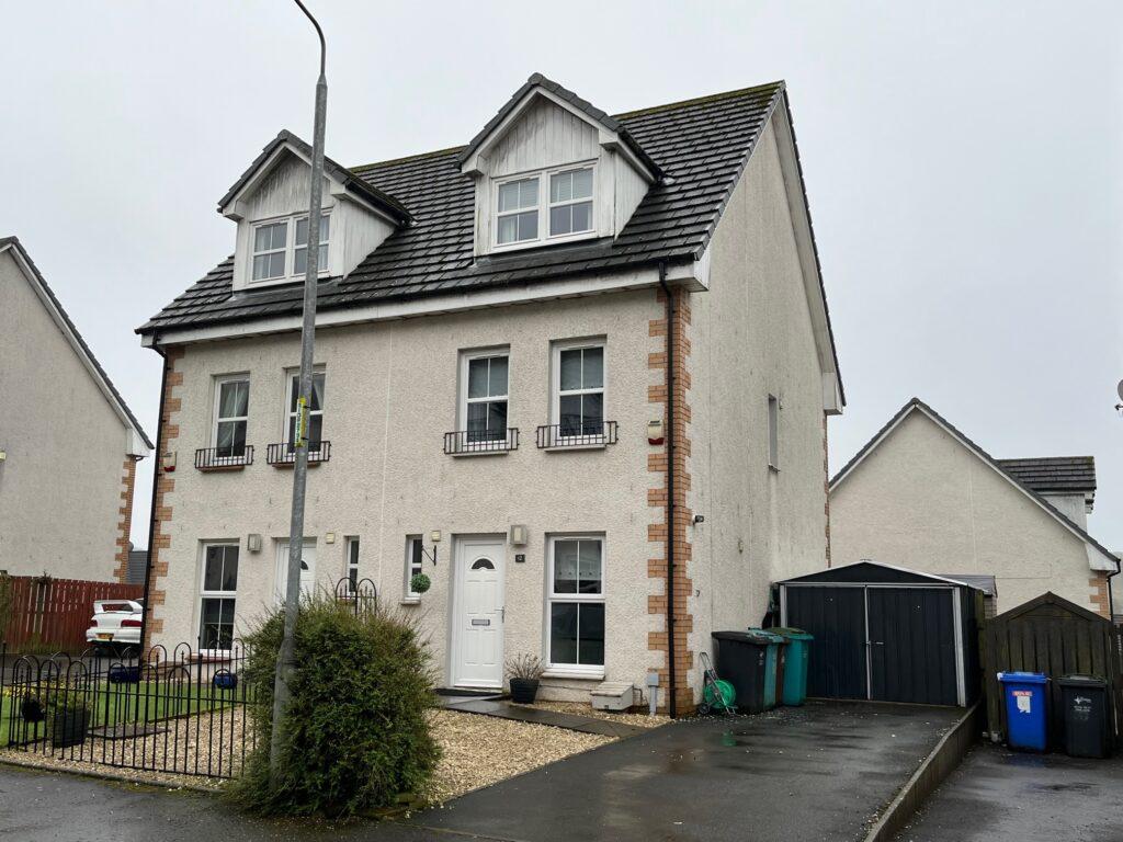 12 Easterton Drive Caldercruix ML6 7QX 3 bed semidetached house for sale £159,000