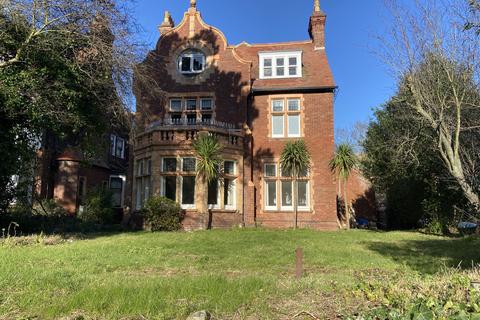 2 bedroom flat to rent - Westbourne Gardens, Folkestone CT20