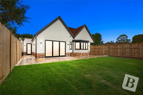 3 bedroom bungalow for sale, Hullbridge Road, South Woodham Ferrers, Chelmsford, Essex, CM3