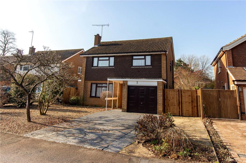 Aplins Close, Harpenden, Hertfordshire 4 bed detached house £1,250,000