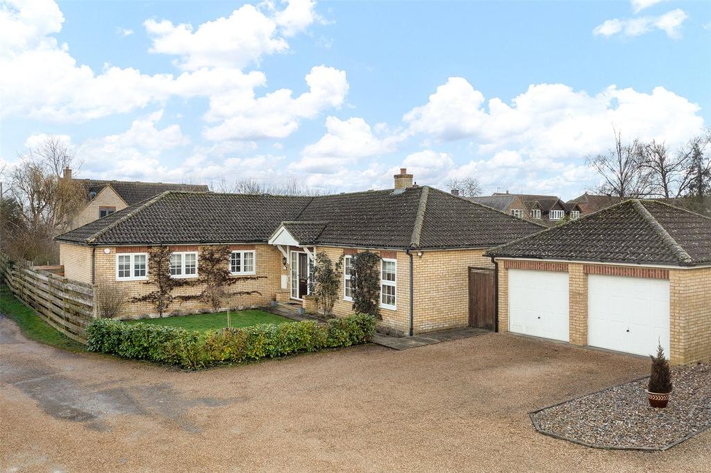 Leaden Hill, Orwell, Royston... 4 bed bungalow £700,000