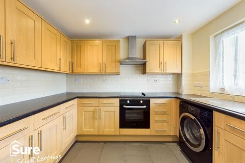 3 bedroom maisonette to rent, Longwood Road, Hertford, Hertfordshire, SG14 2JN